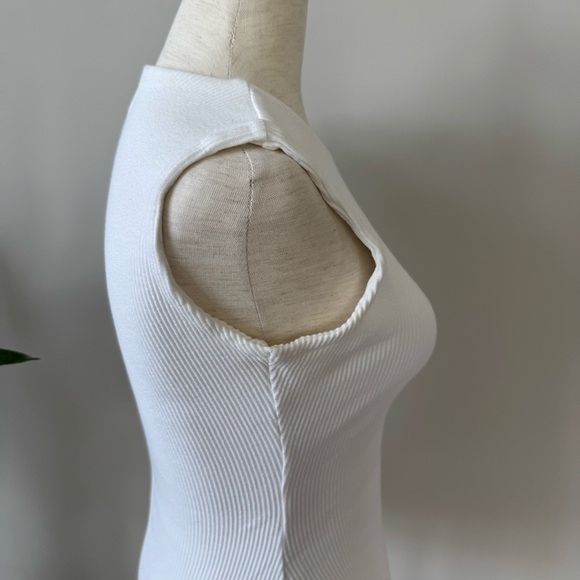 SNDYS Everywhere White Sleeveless Ribbed Bodysuit - Picture 3 of 8